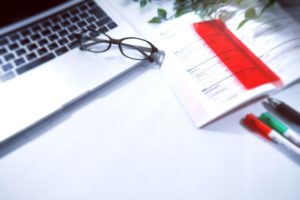 机の宇野のPCとテキスト